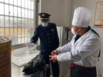 春节我在岗丨执法不断档,服务不下线!